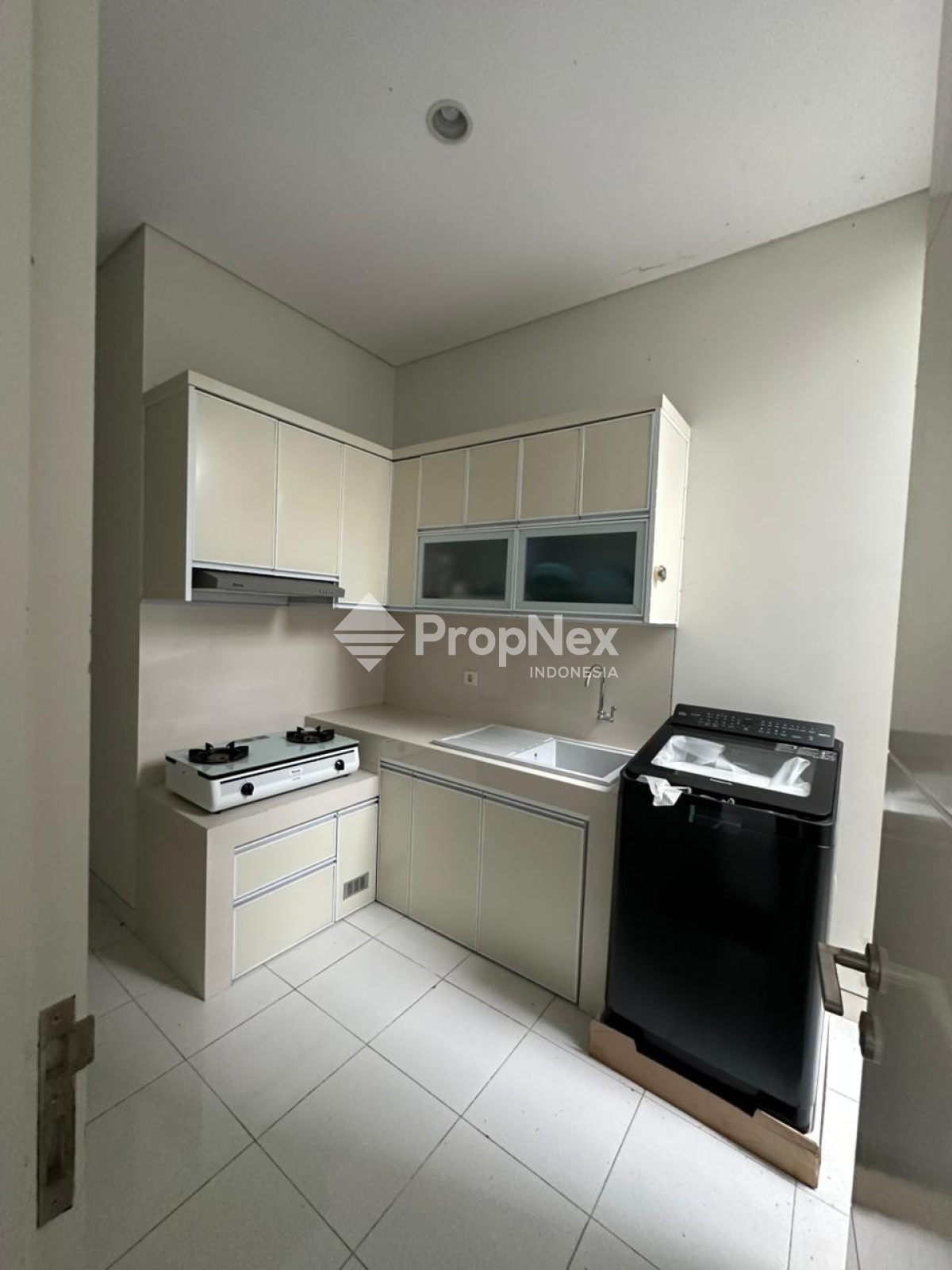 Rumah Citraland Pelican Hills Gress Fully Furnished — foto 5
